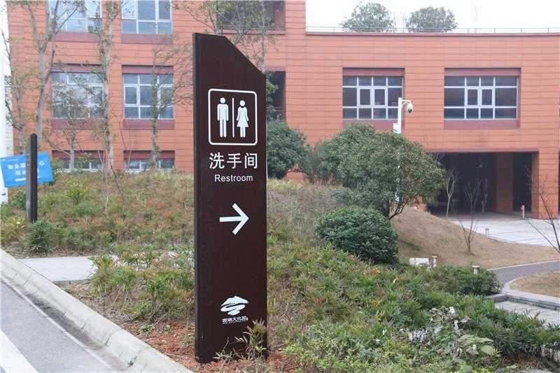 在標(biāo)識設(shè)計中，箭頭起到什么作用呢？